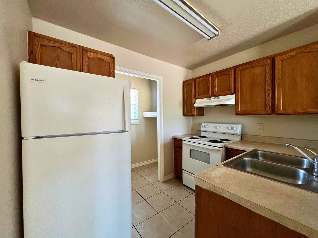 Camino de Luna Apartments - Photo 7 of 10