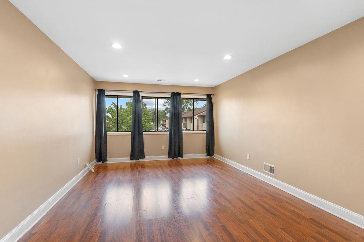 2 Avon Dr ##E - Photo 2 of 26