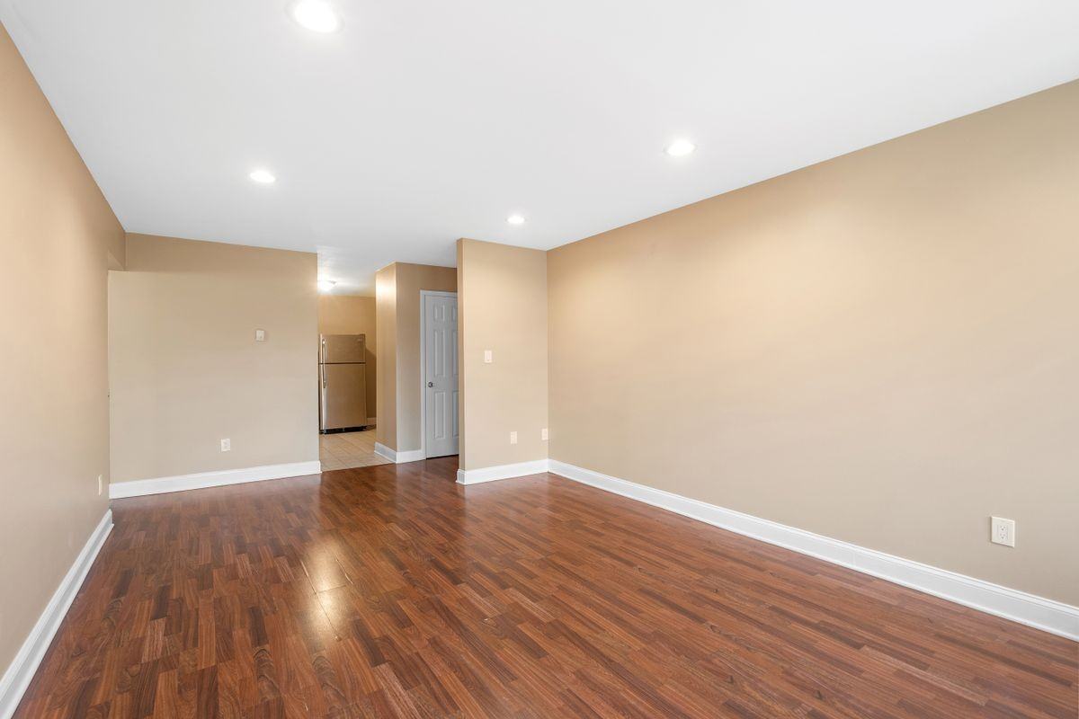 2 Avon Dr ##E - Photo 3 of 26