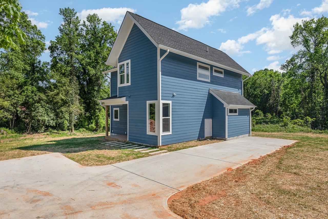 819 S Alston Ave - Photo 5 of 50