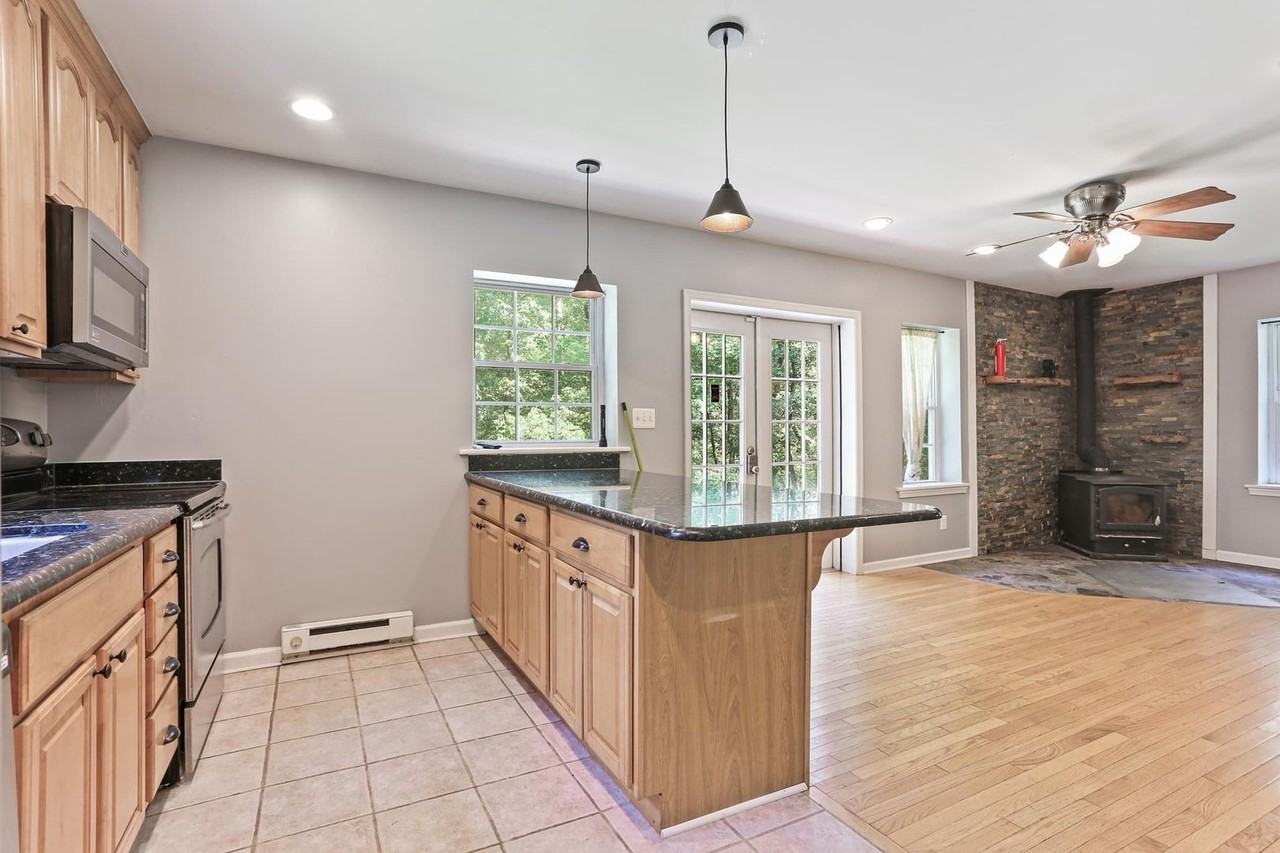 2509 Hobbs Rd - Photo 2 of 16