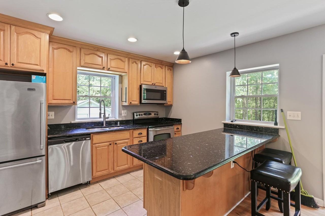 2509 Hobbs Rd - Photo 3 of 16