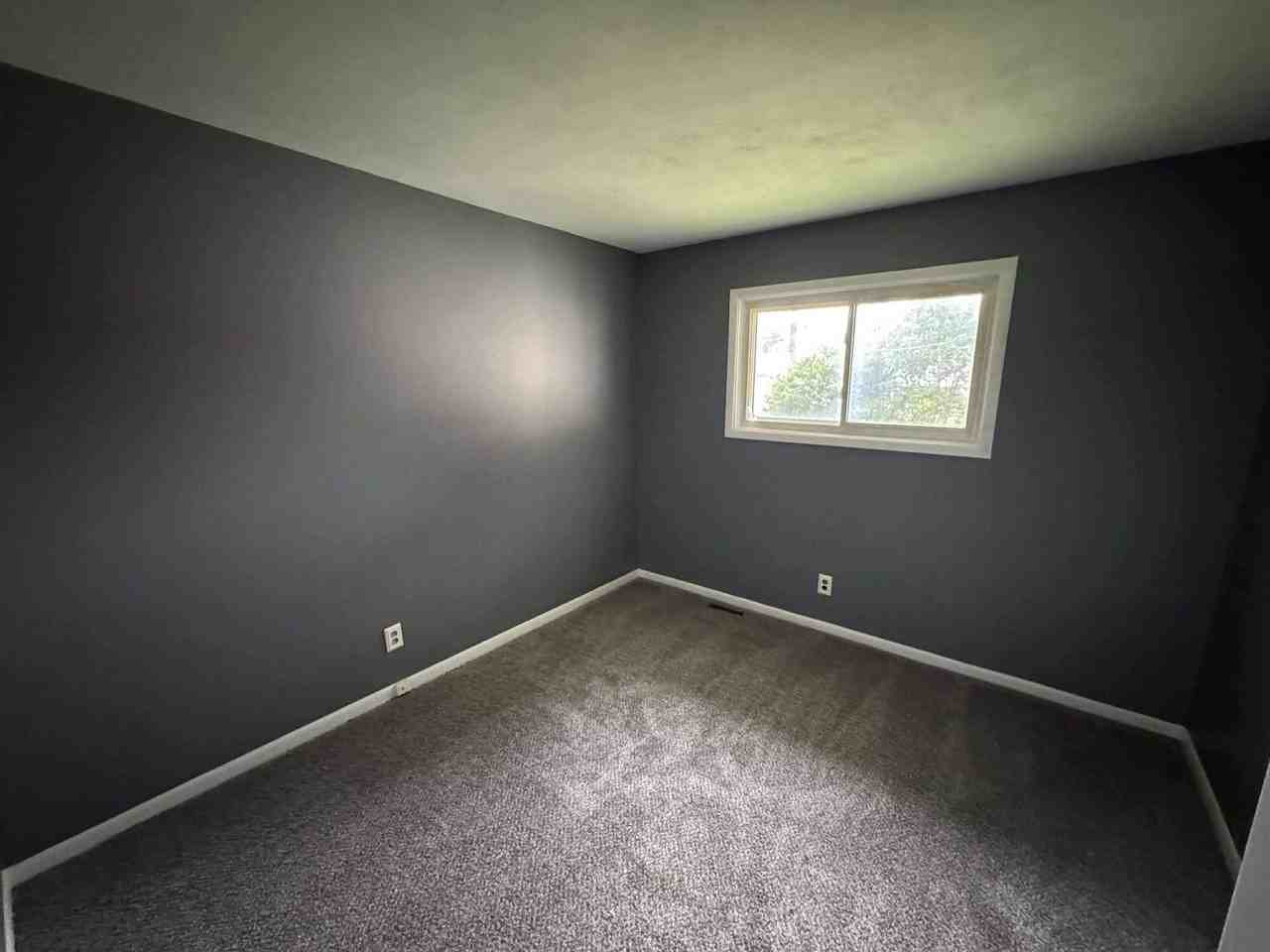 5029 47th Ave - Photo 2 of 6