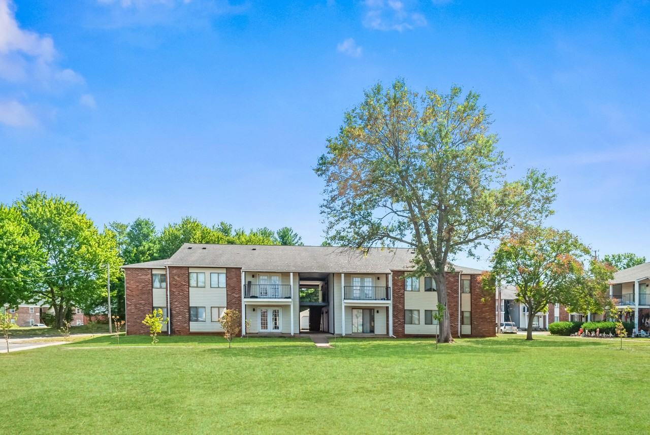 River Woods Apartments - Photo 2 of 4