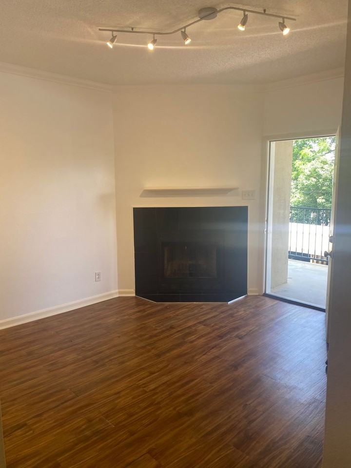 921 Marine Dr #210 - Photo 3 of 12