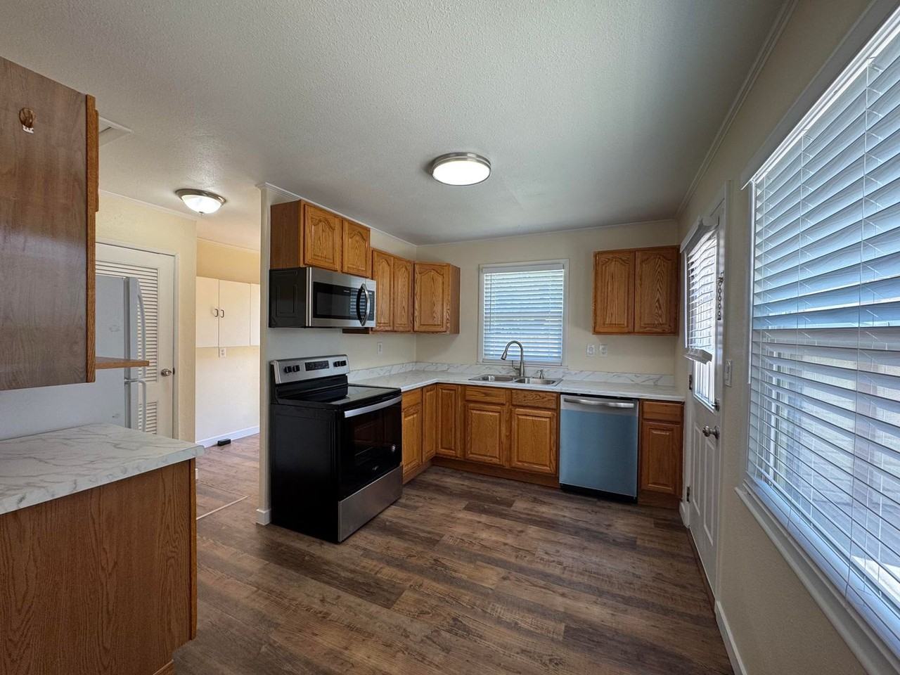 1205 Aspen Ave - Photo 6 of 14