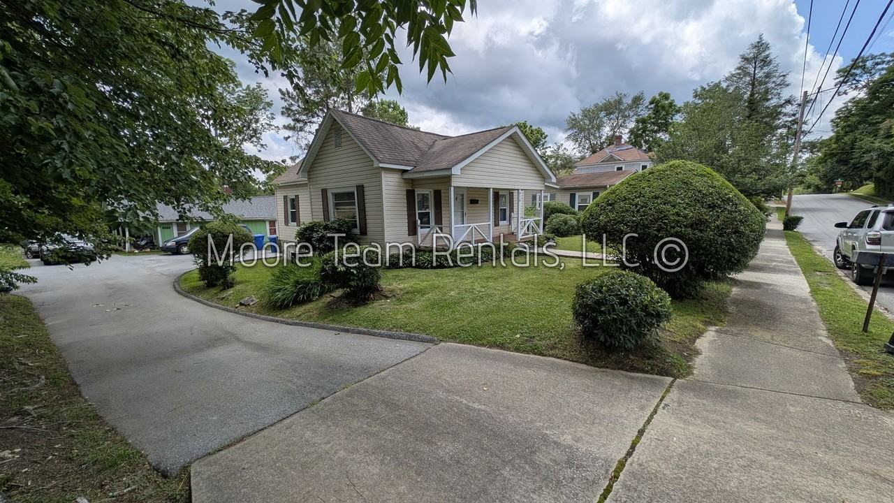 818 3rd Ave W - Photo 2 of 16