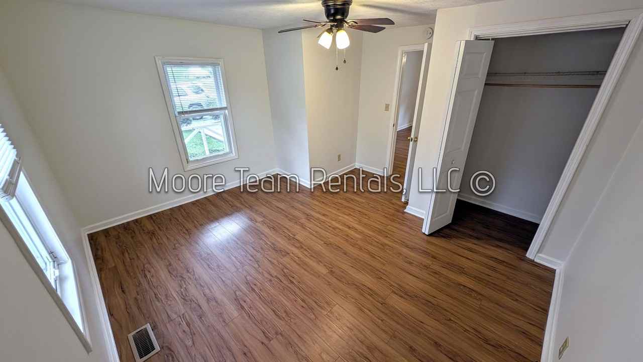 818 3rd Ave W - Photo 7 of 16