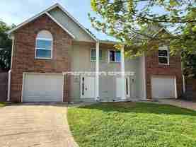 203 Nw Market Pl #B - Photo 1 of 1