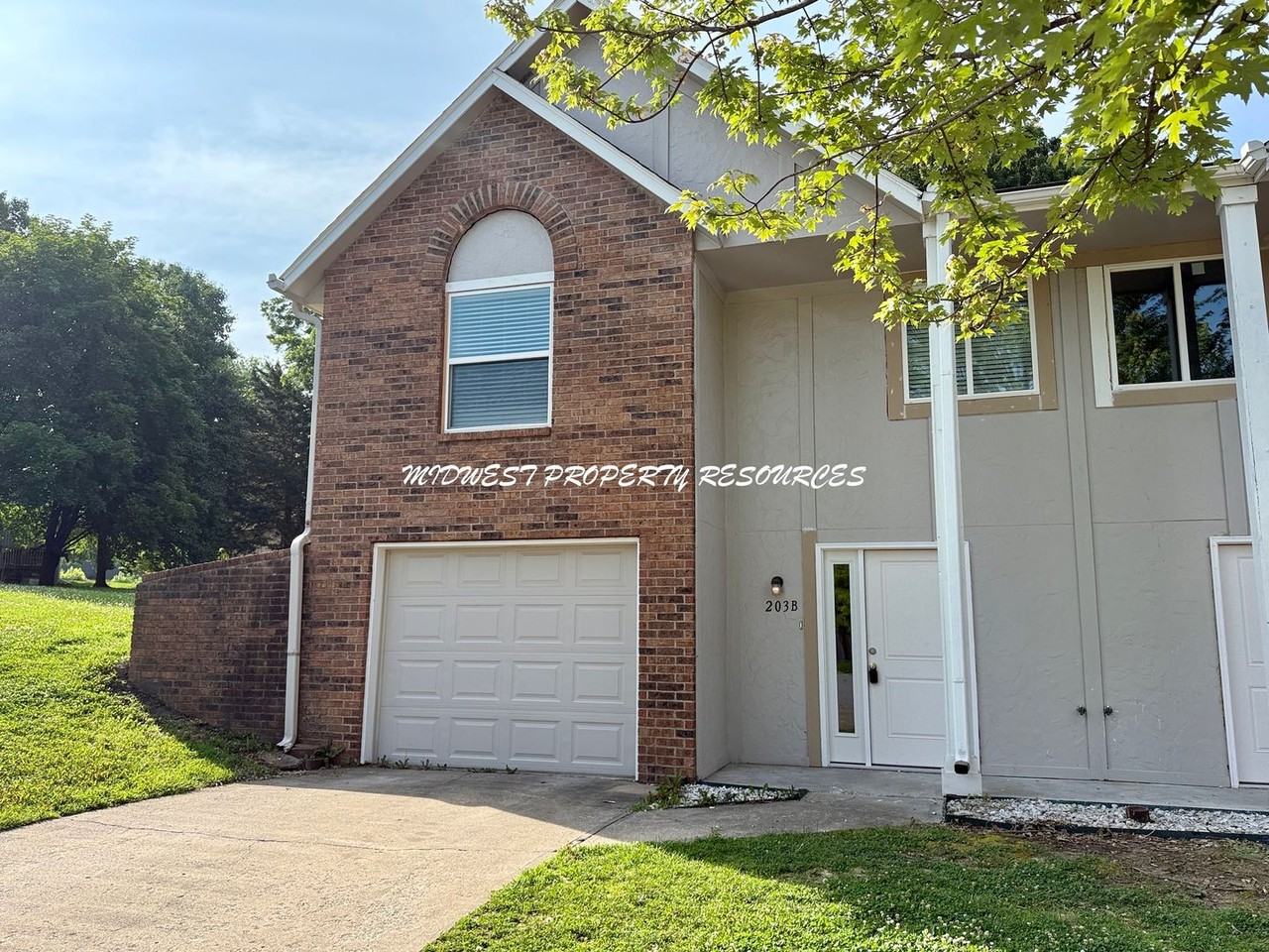 203 Nw Market Pl #B - Photo 2 of 21