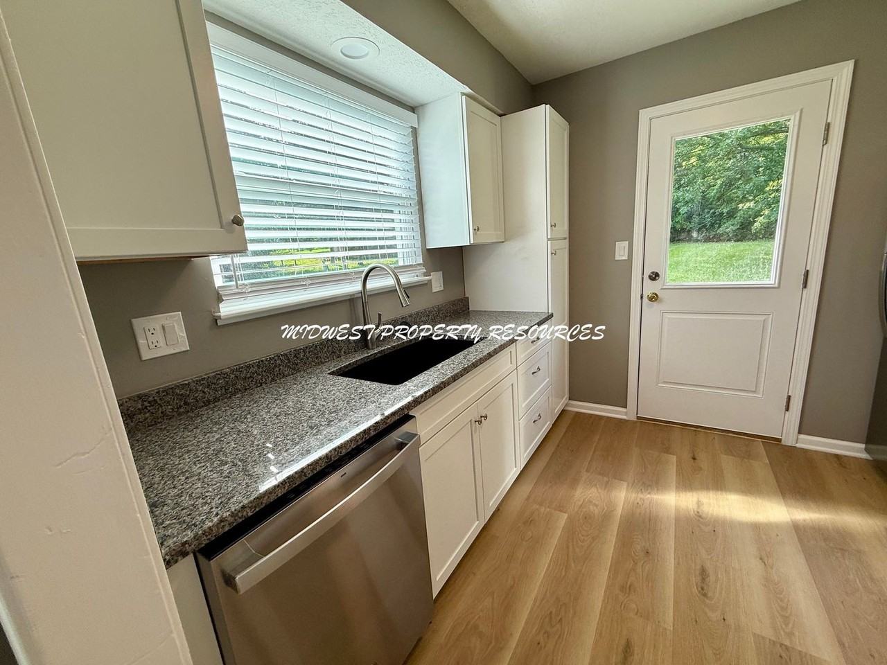 203 Nw Market Pl #B - Photo 4 of 21