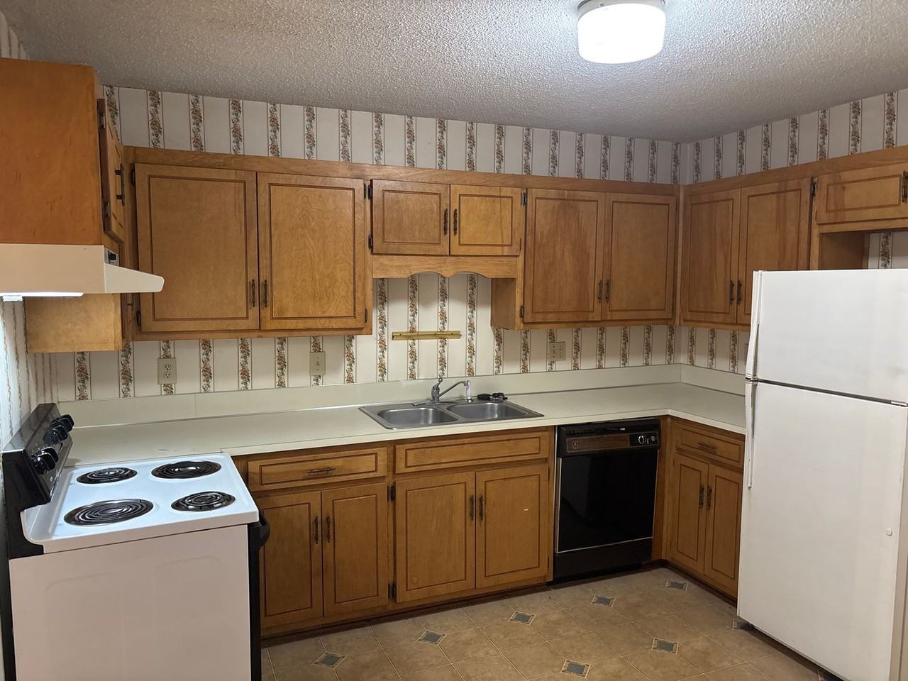 5764 Worchester Ct - Photo 6 of 22