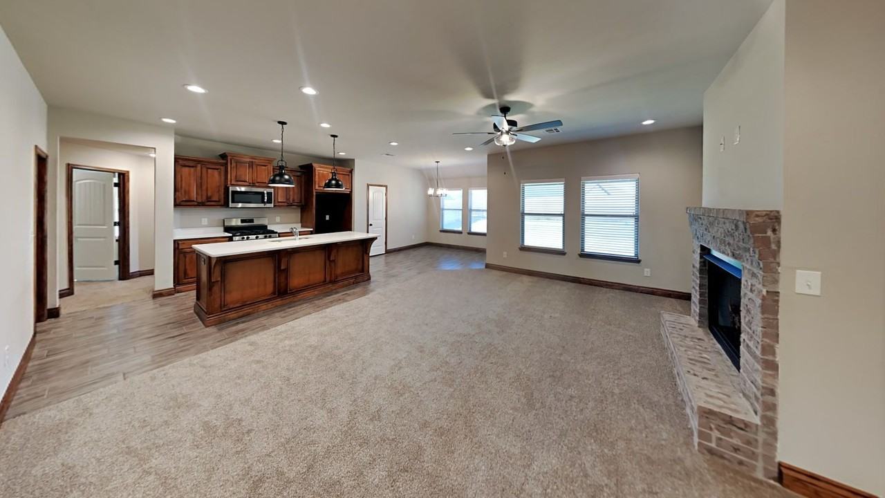 9001 Nw 143rd St - Photo 4 of 18