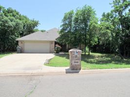 featured image of 1060 Lost Oak Dr