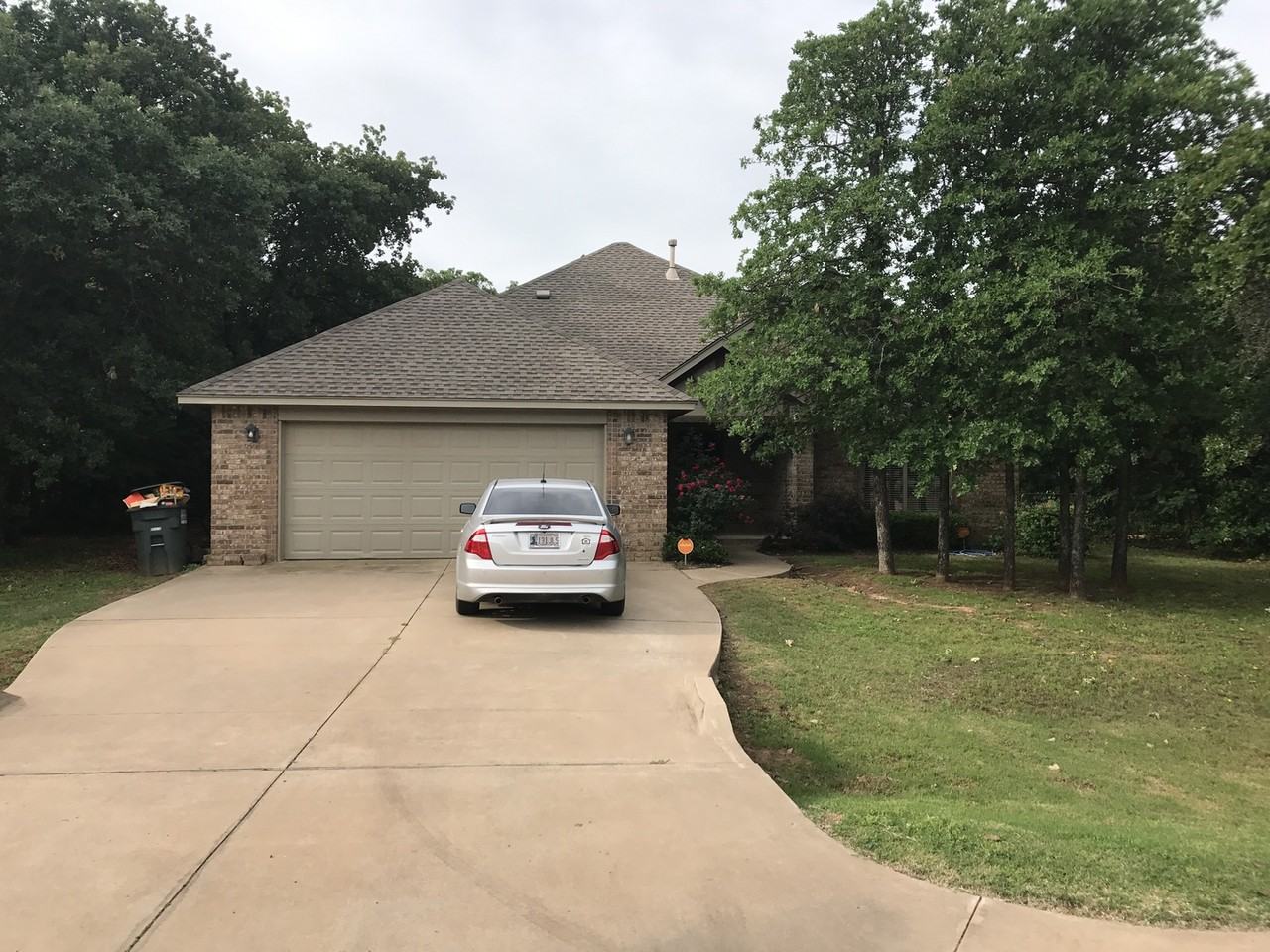 1060 Lost Oak Dr - Photo 2 of 14