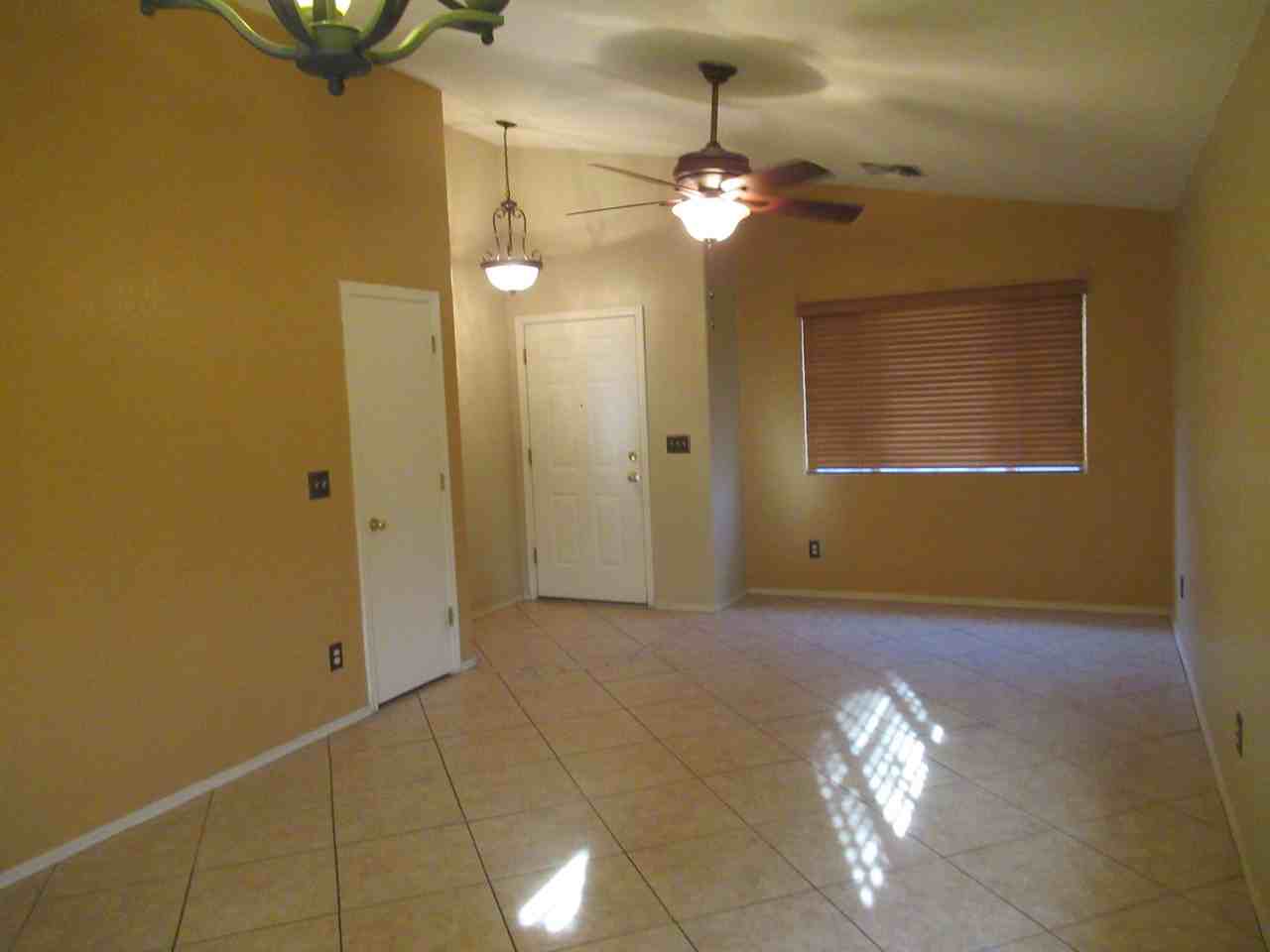 1190 N Falcon Ridge Dr - Photo 3 of 15