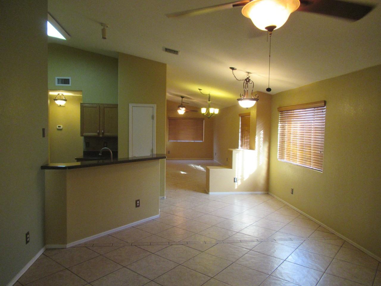 1190 N Falcon Ridge Dr - Photo 4 of 15