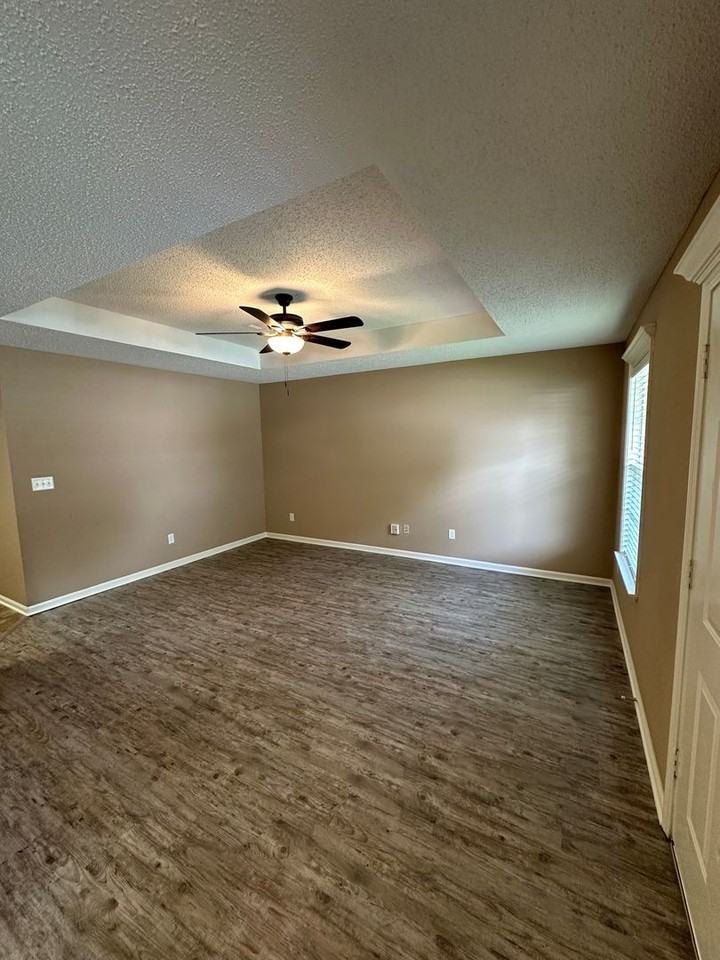 107 Butterfield Xing - Photo 2 of 15