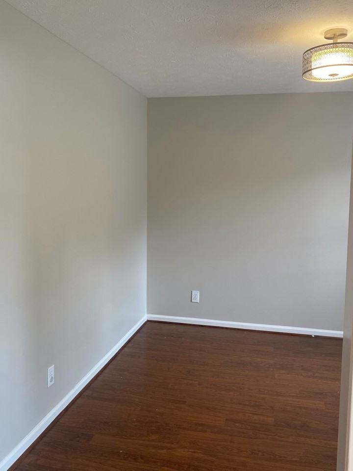 7301 Brampton Ln - Photo 3 of 37