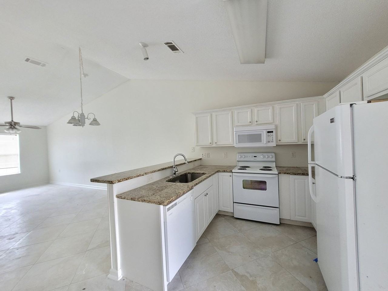 9623 Cobblebrook Dr - Photo 6 of 17