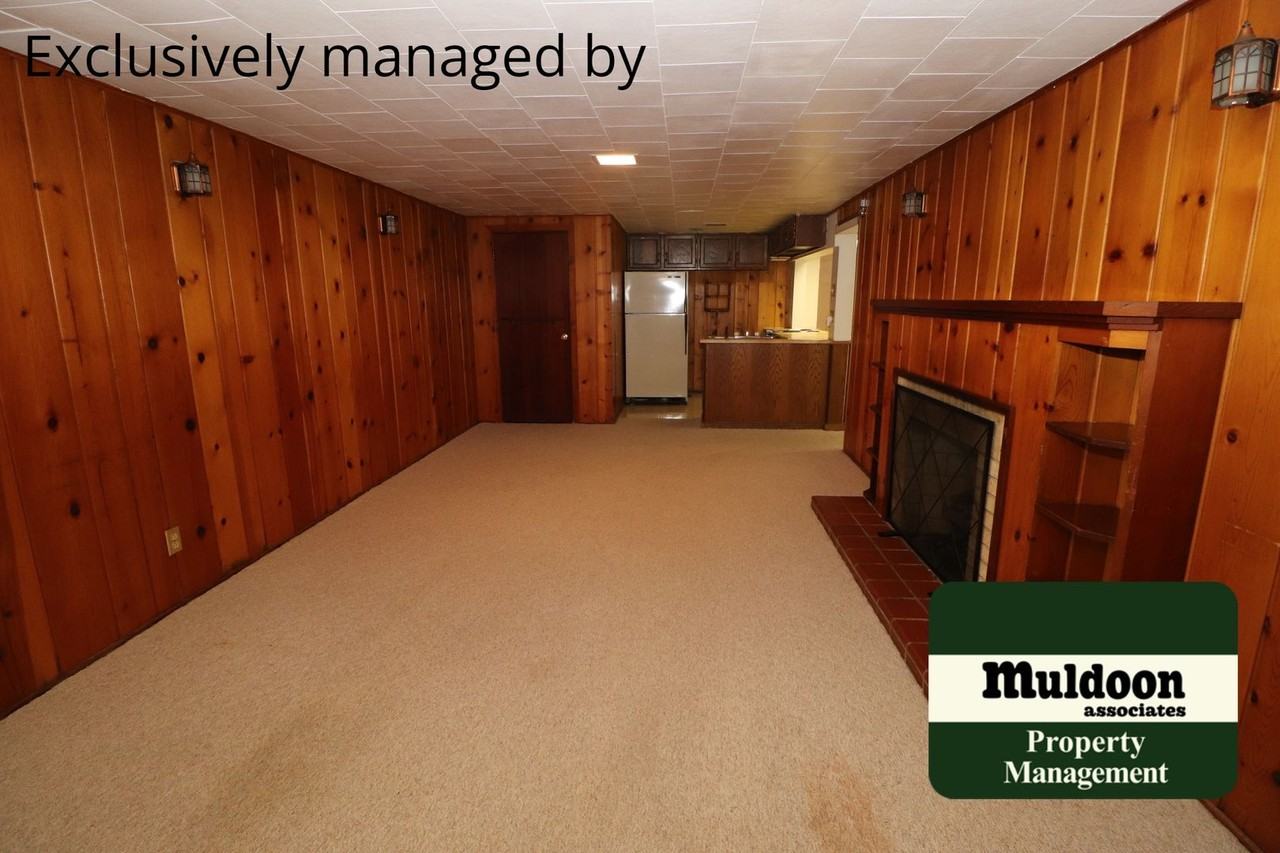 215 Kenwood Drive - Photo 2 of 17