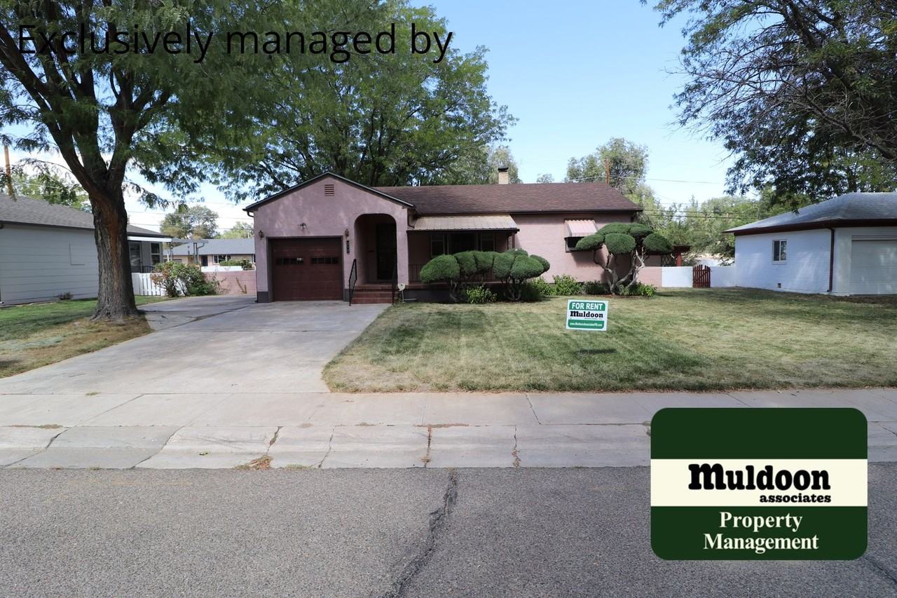 215 Kenwood Drive - Photo 6 of 17