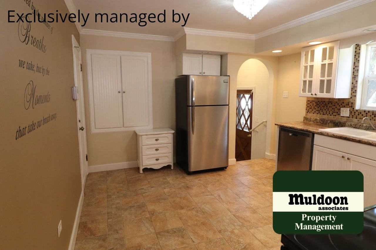 215 Kenwood Drive - Photo 7 of 17