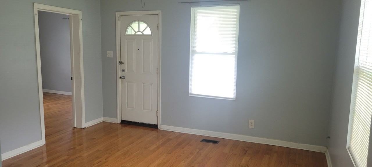 218 E Caldwell Ave - Photo 3 of 18