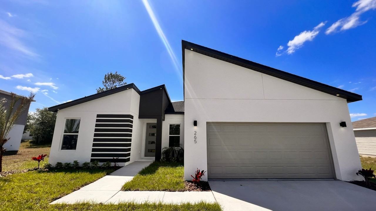265 Hyacinth Ct