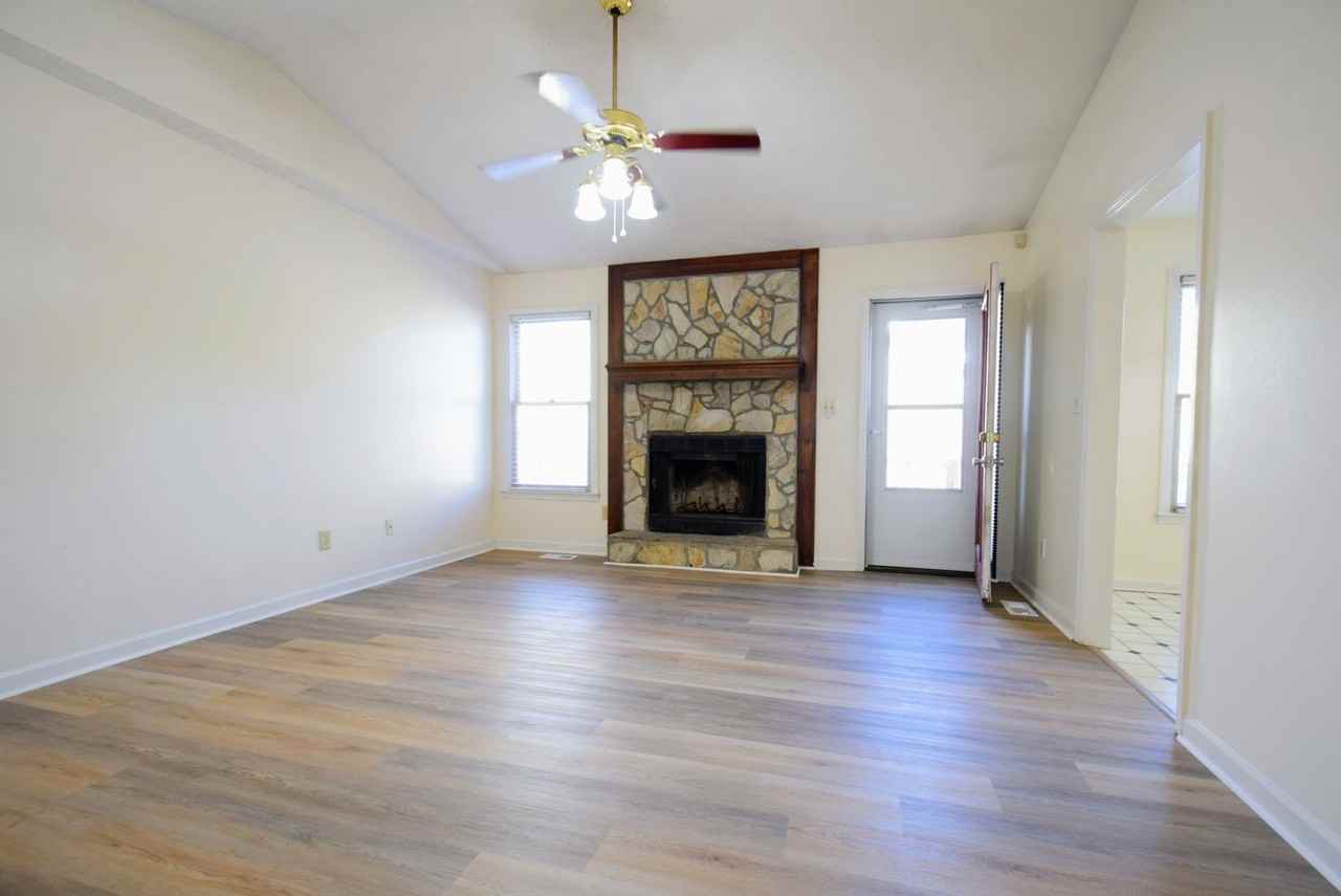 6549 Applewhite Rd - Photo 2 of 30