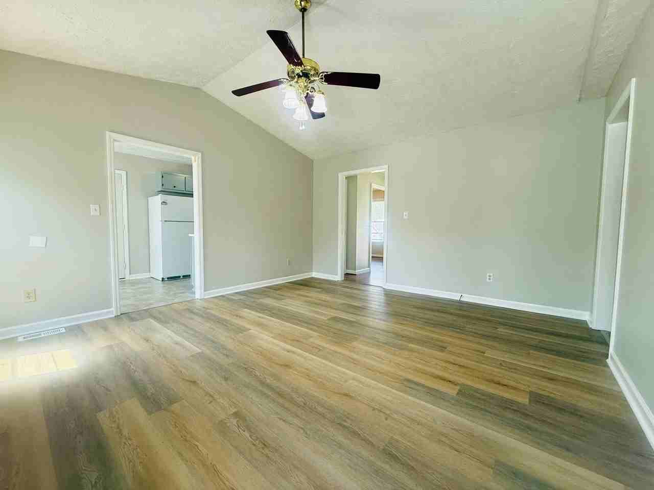 6549 Applewhite Rd - Photo 3 of 30