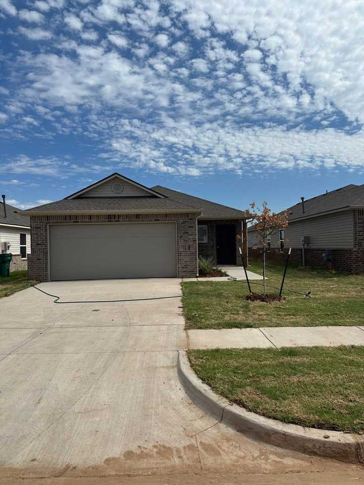 10341 Nw 19th St - Photo 4 of 18