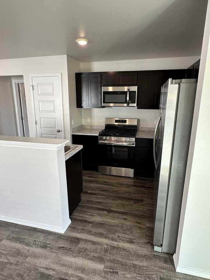 10341 Nw 19th St - Photo 7 of 18