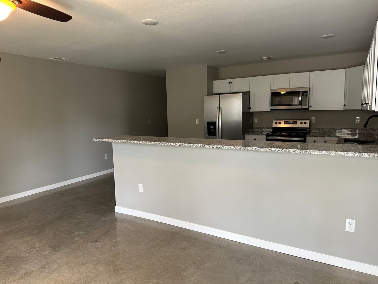 206-208 N Wall Duplex - Photo 2 of 8