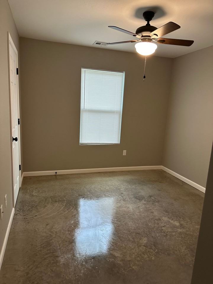 206-208 N Wall Duplex - Photo 4 of 8