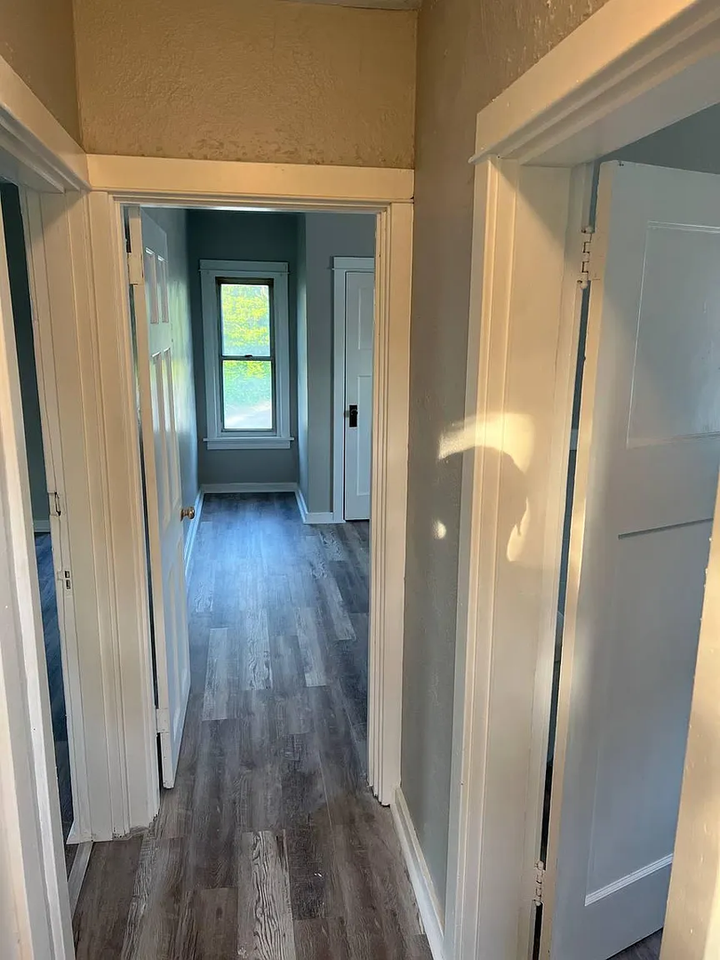 1045 Philadelphia Dr - Photo 4 of 13