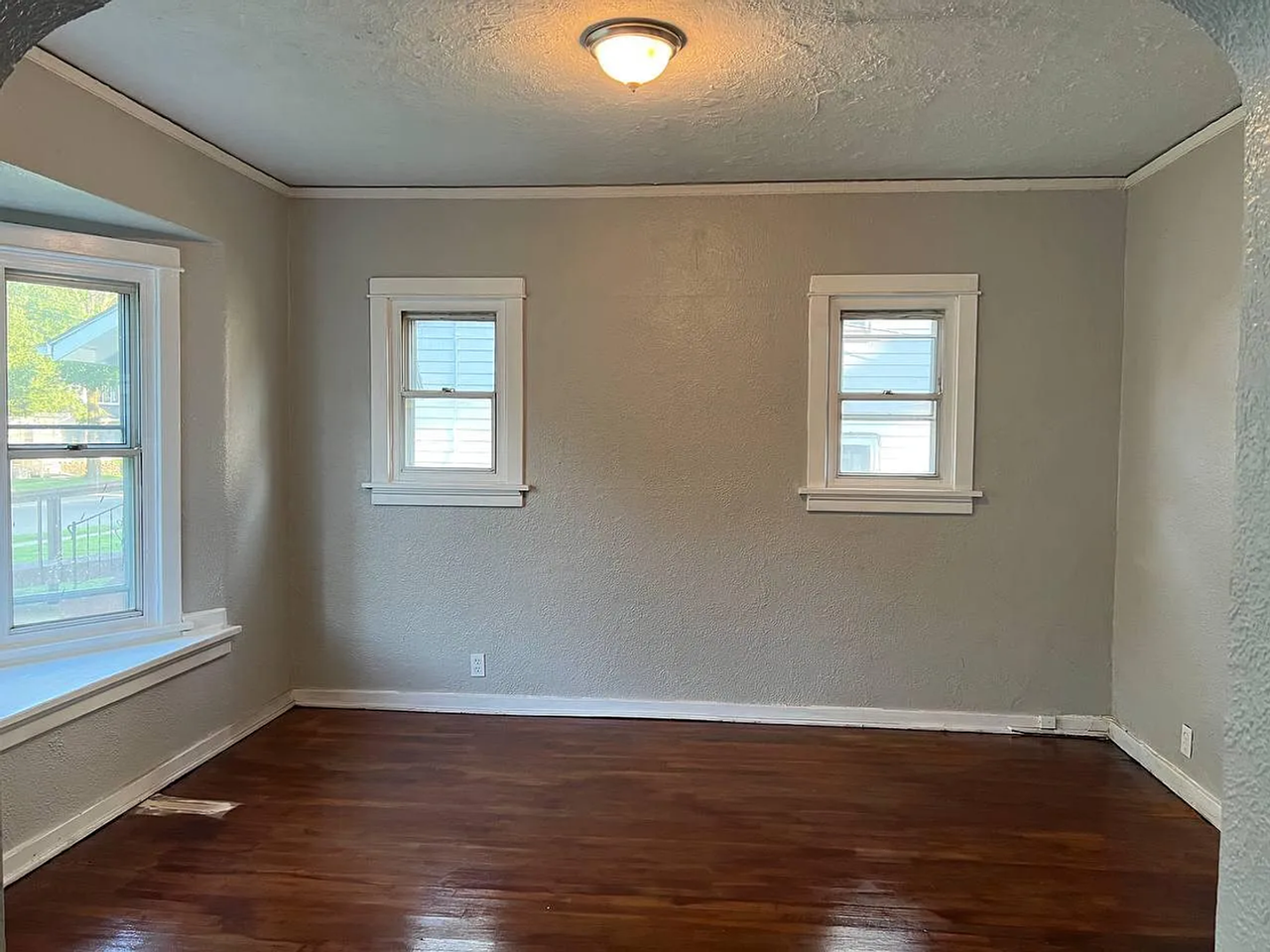 1045 Philadelphia Dr - Photo 6 of 13