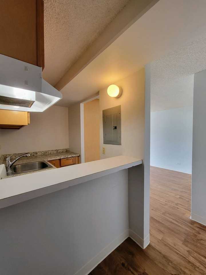 2525 Date St #2404 - Photo 2 of 10
