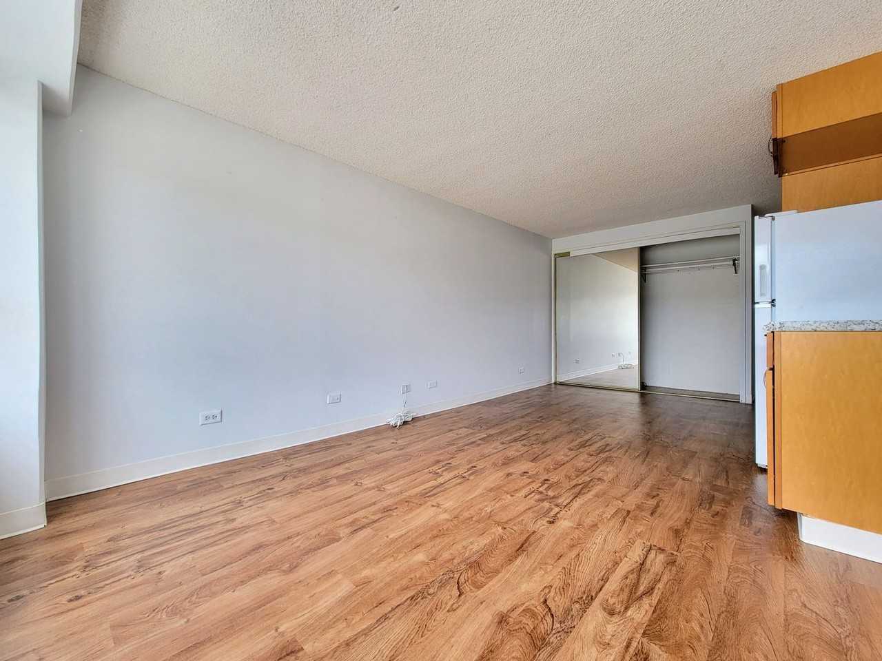 2525 Date St #2404 - Photo 5 of 10