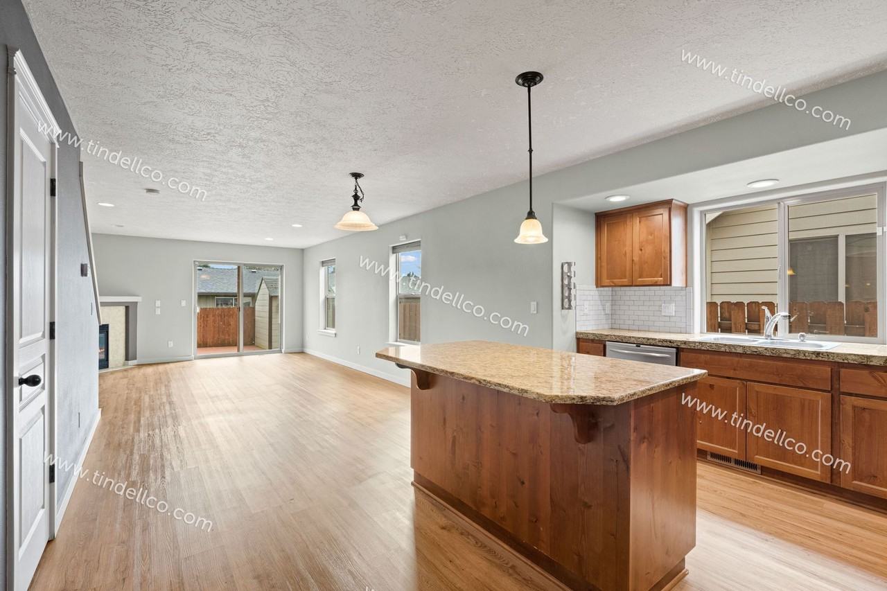 532 Se 204th Pl - Photo 3 of 20
