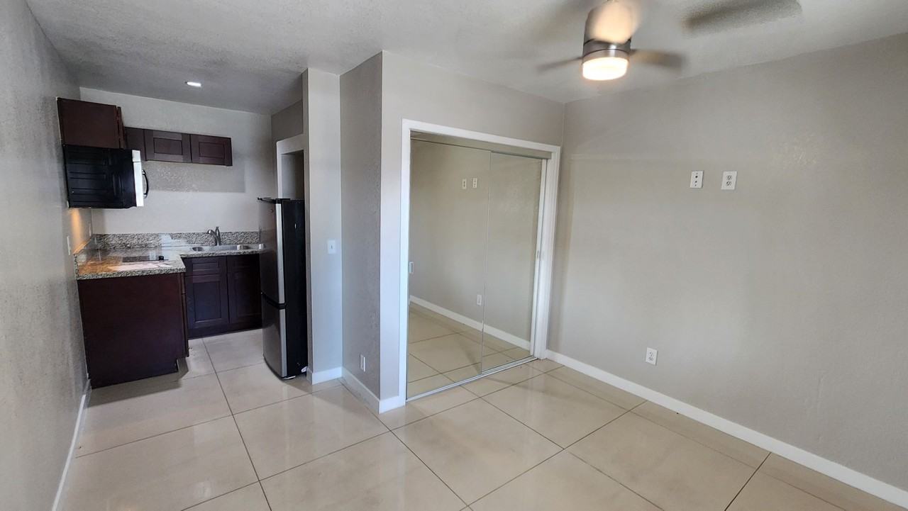 1401 E Carson Ave #13 - Photo 3 of 11