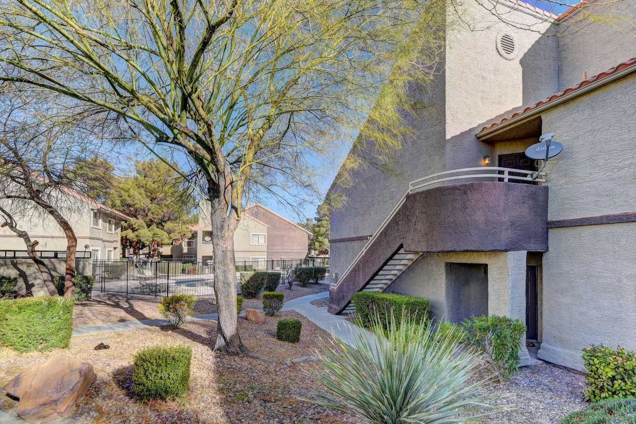 5020 South Rainbow Boulevard #105 - Photo 4 of 25