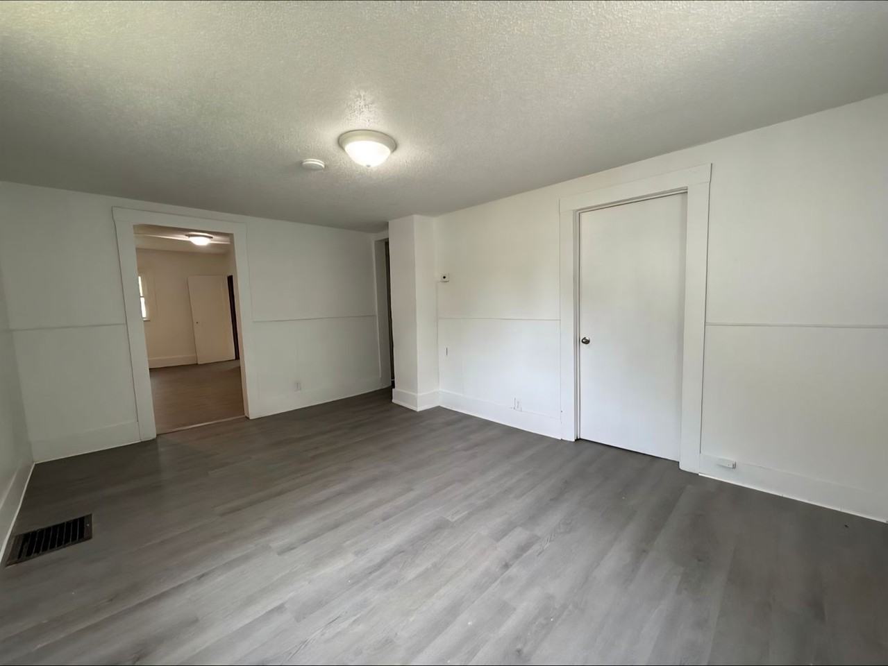 1710 E Hickory St - Photo 3 of 6