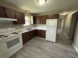 featured image of 824 E Wyman Ave