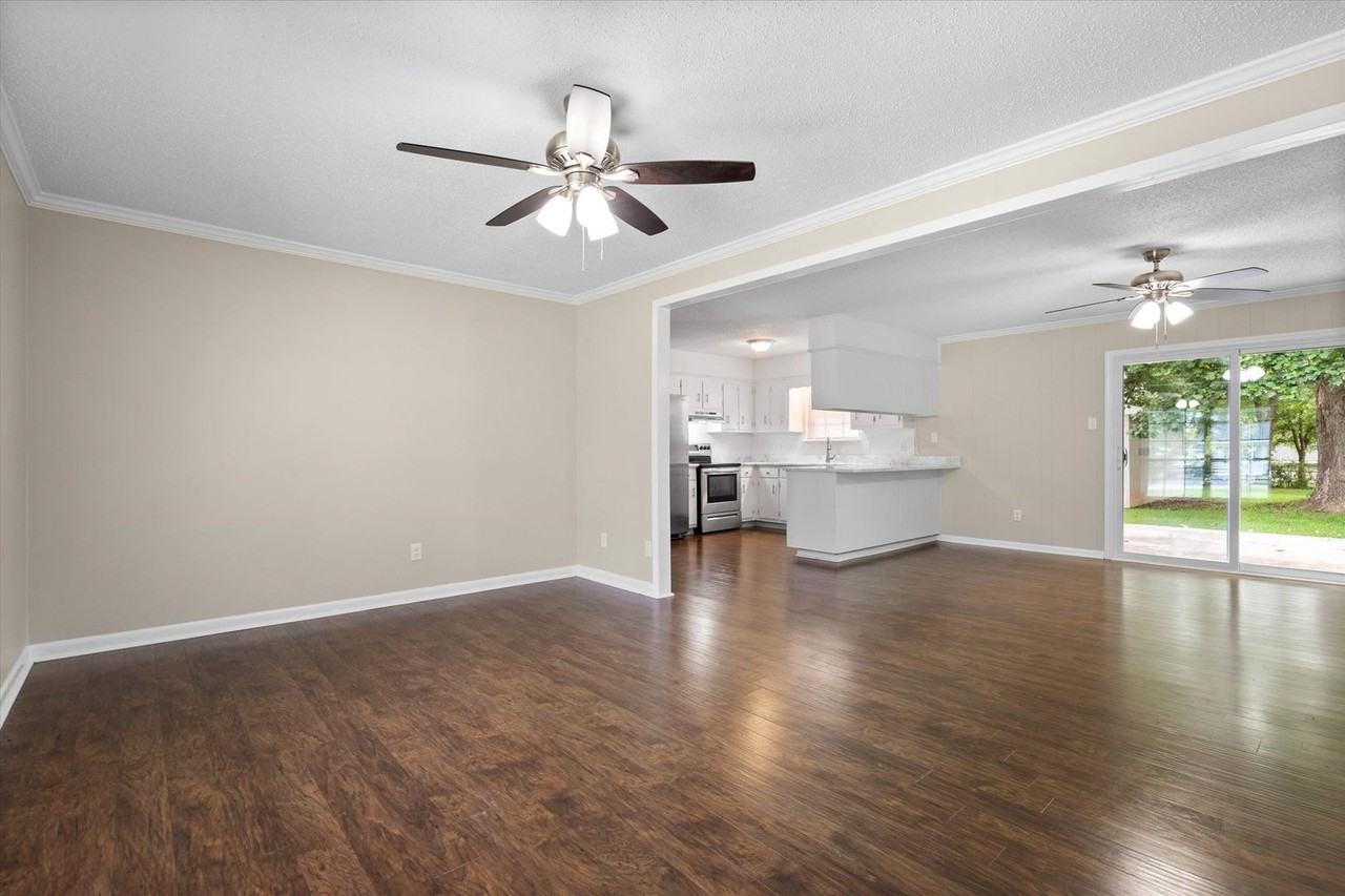 5024 Santos Dr E - Photo 2 of 20