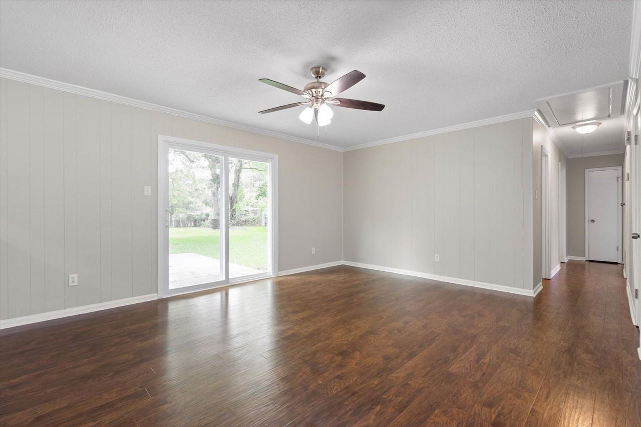 5024 Santos Dr E - Photo 3 of 20