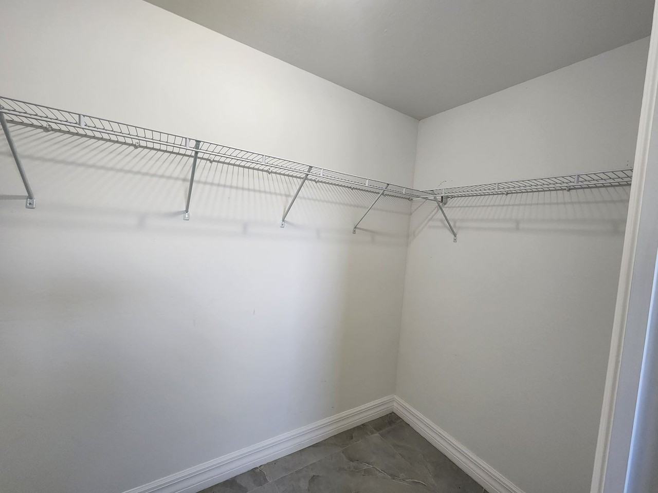 4020 36th St Sw - Photo 7 of 11