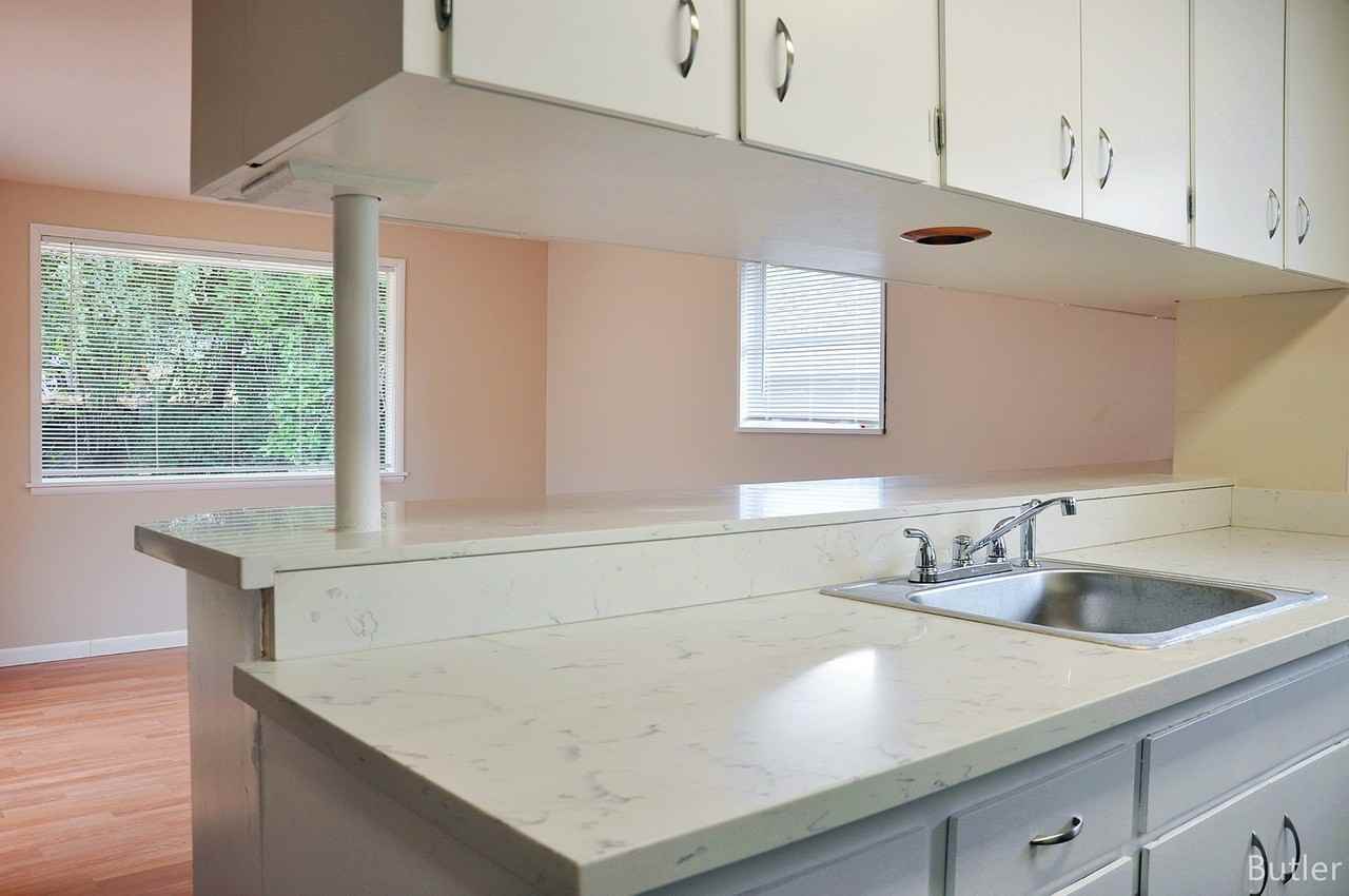 7506 26th Ave Ne - Photo 4 of 24