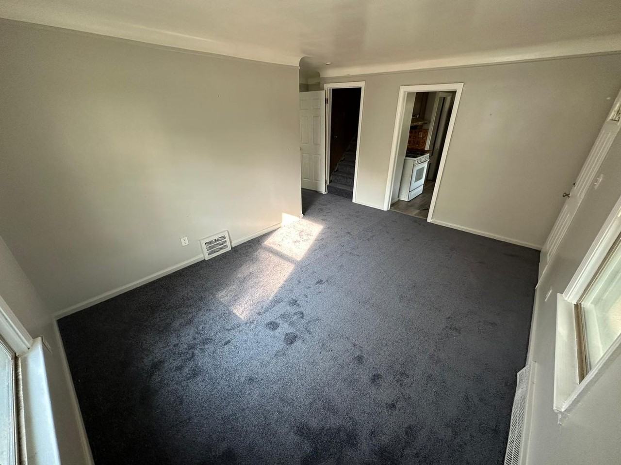 19131 Kenosha St - Photo 2 of 9