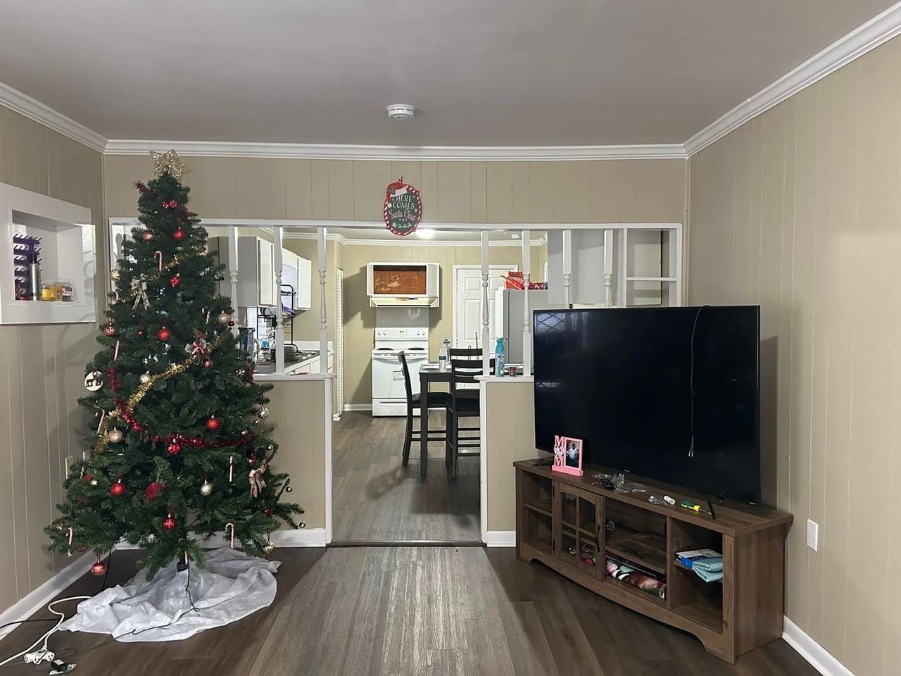 105 Mckinnon St - Photo 3 of 7